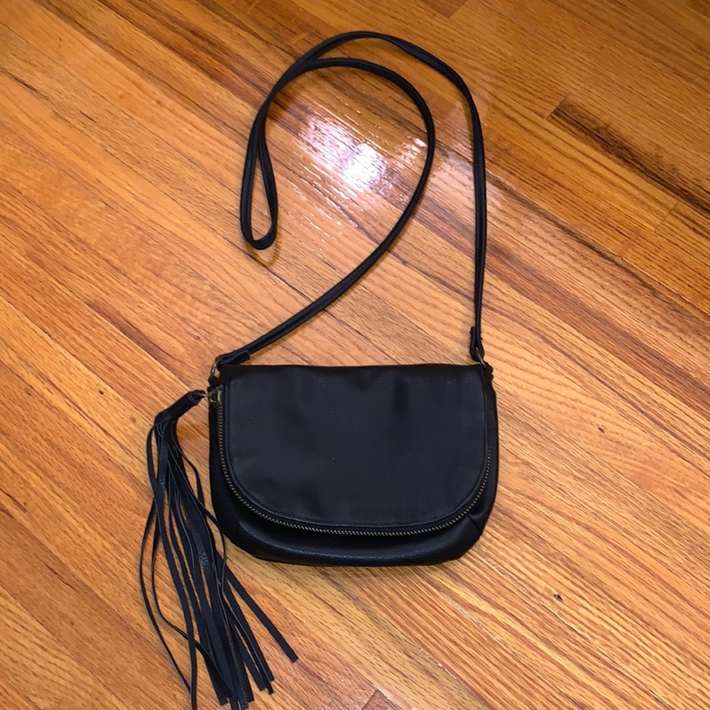 Black crossbody purse